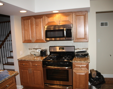 402 E Atwater Avenue - Photo Thumbnail 2