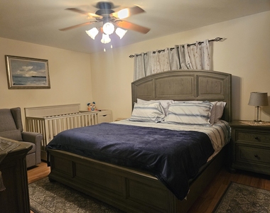 10956 S 76th Avenue - Photo Thumbnail 5
