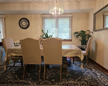 10956 S 76th Avenue - Photo Thumbnail 2