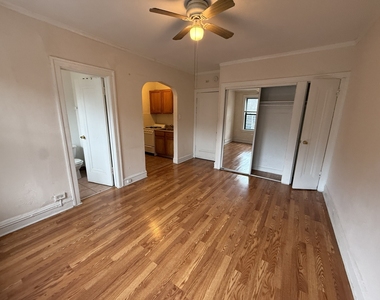 1135 W Lunt Avenue - Photo Thumbnail 3
