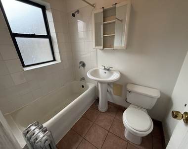 1135 W Lunt Avenue - Photo Thumbnail 6