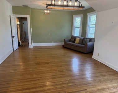 502 E Washington Street - Photo Thumbnail 5