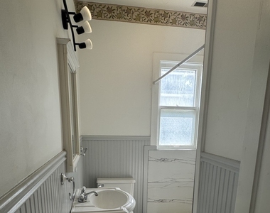 502 E Washington Street - Photo Thumbnail 7