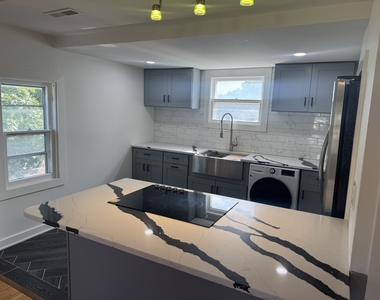 502 E Washington Street - Photo Thumbnail 2