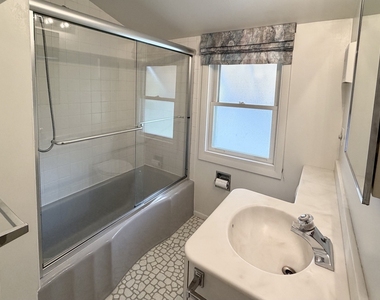 103 Cottonwood Road - Photo Thumbnail 12