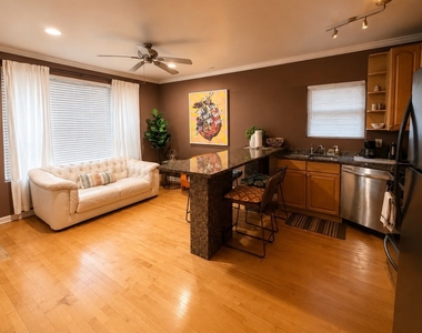1028 W 20th Place - Photo Thumbnail 5