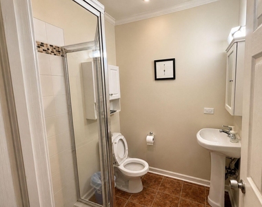 1028 W 20th Place - Photo Thumbnail 10