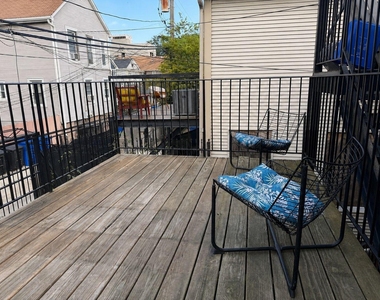 1028 W 20th Place - Photo Thumbnail 19