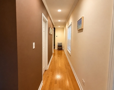 1028 W 20th Place - Photo Thumbnail 11