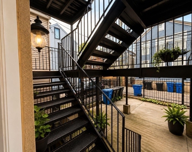 1028 W 20th Place - Photo Thumbnail 18
