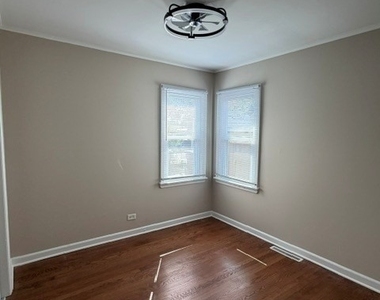 7035 W 115th Street - Photo Thumbnail 13