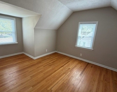 7035 W 115th Street - Photo Thumbnail 16