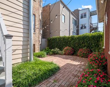 1335 W Thorndale Avenue - Photo Thumbnail 13