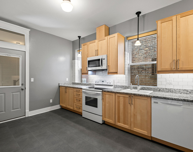 1335 W Thorndale Avenue - Photo Thumbnail 10