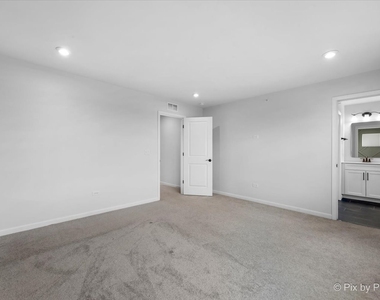 2236 Weatherbee Lane - Photo Thumbnail 14