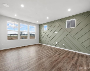 2236 Weatherbee Lane - Photo Thumbnail 2