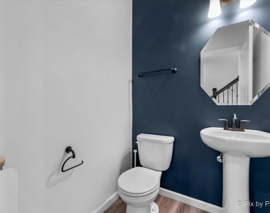 2236 Weatherbee Lane - Photo Thumbnail 10