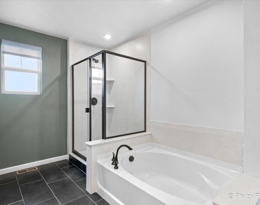 2236 Weatherbee Lane - Photo Thumbnail 18