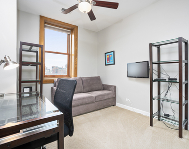 550 W Surf Street - Photo Thumbnail 13