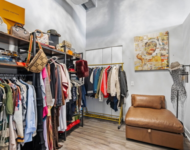 320 E 21st Street - Photo Thumbnail 10