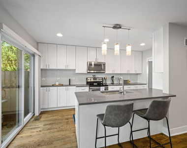 3115 Lake Avenue - Photo Thumbnail 6