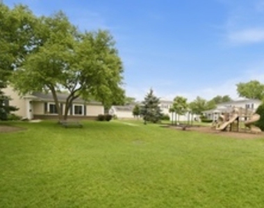 1405 Cove Drive - Photo Thumbnail 15