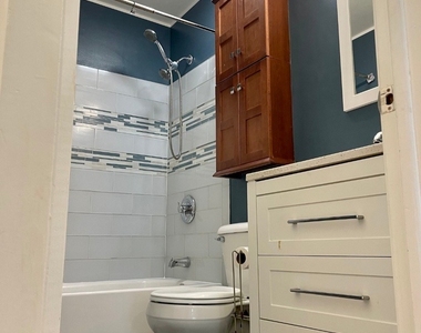 1405 Cove Drive - Photo Thumbnail 6