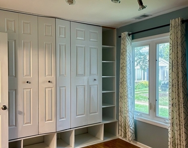 1405 Cove Drive - Photo Thumbnail 9