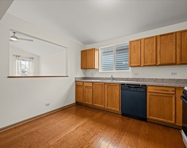1637 Linden Park Lane - Photo Thumbnail 8