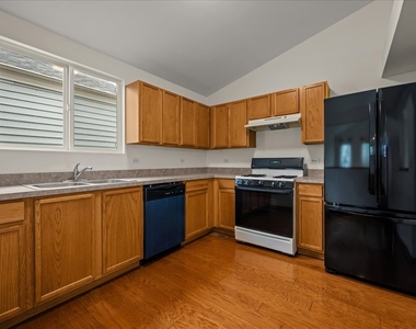 1637 Linden Park Lane - Photo Thumbnail 9