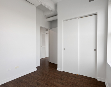 1325 W Wilson Avenue - Photo Thumbnail 5