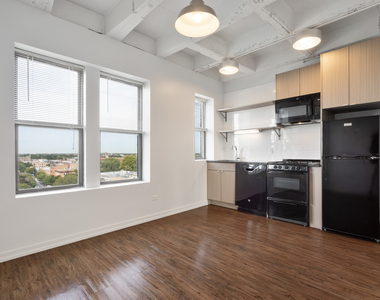 1325 W Wilson Avenue - Photo Thumbnail 2