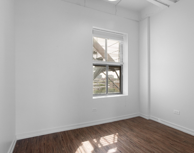 1325 W Wilson Avenue - Photo Thumbnail 9