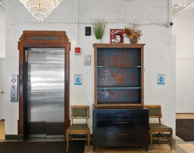 1325 W Wilson Avenue - Photo Thumbnail 13