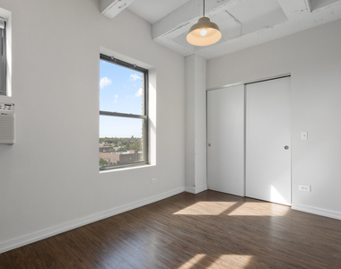 1325 W Wilson Avenue - Photo Thumbnail 1