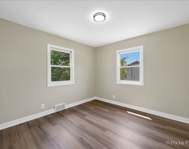 355 Hilltop Drive - Photo Thumbnail 9
