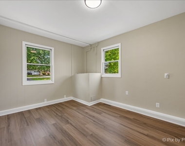 355 Hilltop Drive - Photo Thumbnail 7