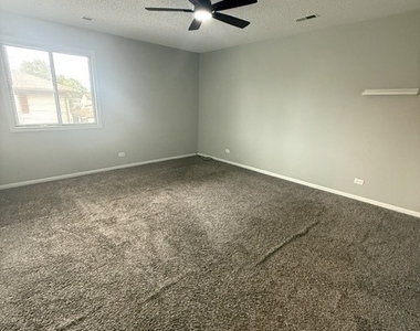 1025 Manchester Court - Photo Thumbnail 7