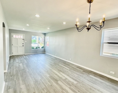 35 46th Avenue - Photo Thumbnail 3