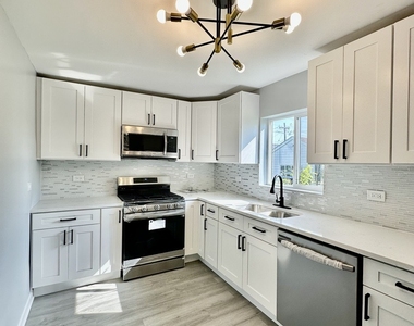 35 46th Avenue - Photo Thumbnail 16