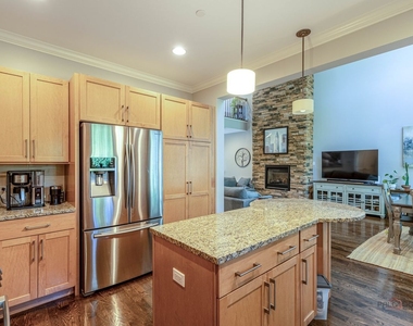 842 Chestnut Street - Photo Thumbnail 7
