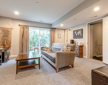 842 Chestnut Street - Photo Thumbnail 17