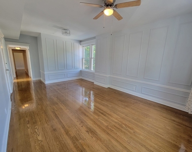 4552 N Claremont Avenue - Photo Thumbnail 4