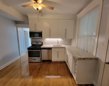 4552 N Claremont Avenue - Photo Thumbnail 6