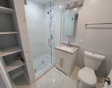 4552 N Claremont Avenue - Photo Thumbnail 14