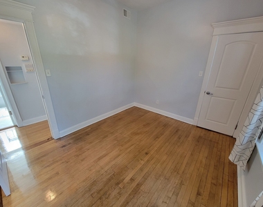 4552 N Claremont Avenue - Photo Thumbnail 11