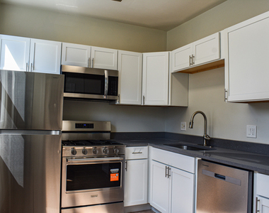 1008 Garnett Place - Photo Thumbnail 9