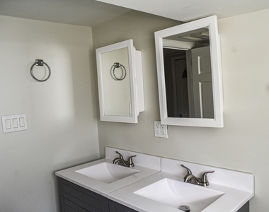 1008 Garnett Place - Photo Thumbnail 22