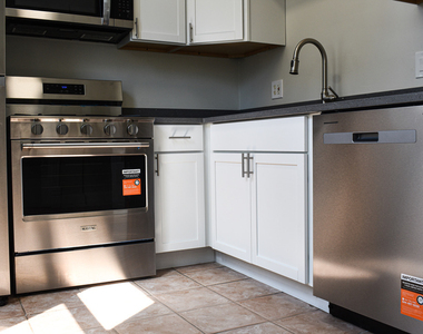1008 Garnett Place - Photo Thumbnail 10