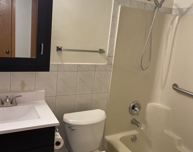 9532 Minnick Avenue - Photo Thumbnail 8